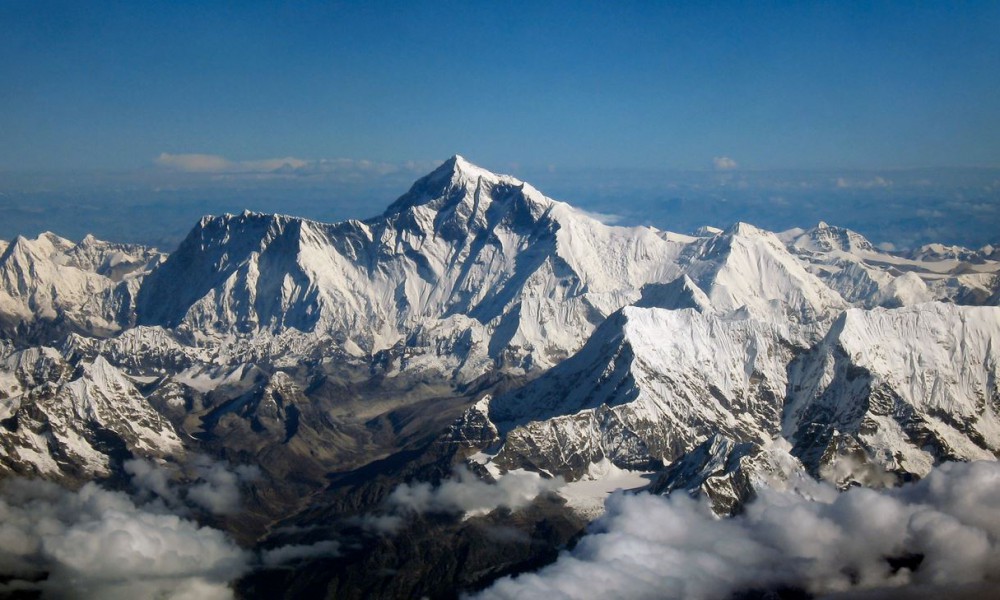 Вид на Эверест с борта самолёта